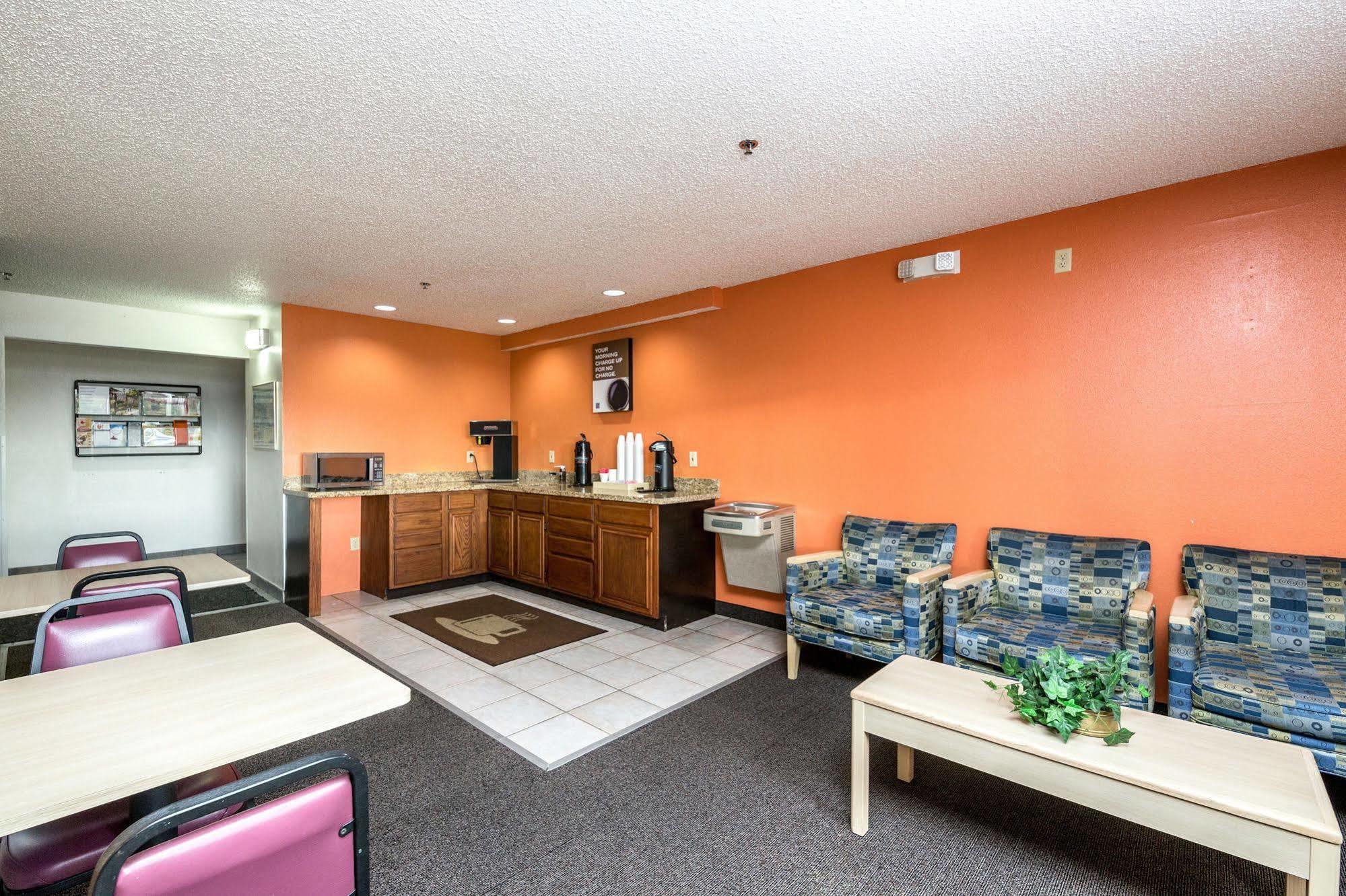Motel 6-Waterloo, Ia Exterior photo
